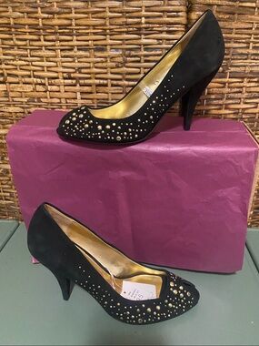 NWT Sigerson Morrison VELVET GOLD STUDDED PEEP TOE HEELS pumps 9.5